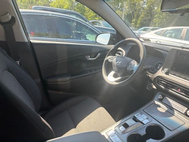Used 2023 Ultra Black Hyundai SE image 11