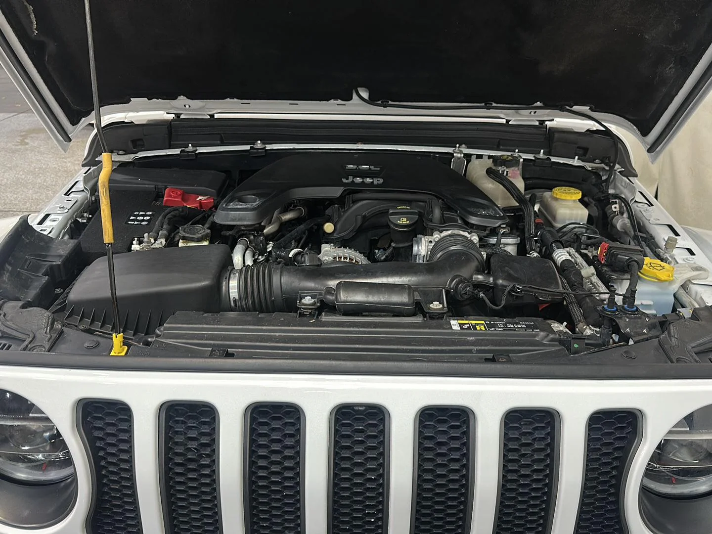 Used 2020 Bright White Clearcoat Jeep Rubicon image 13