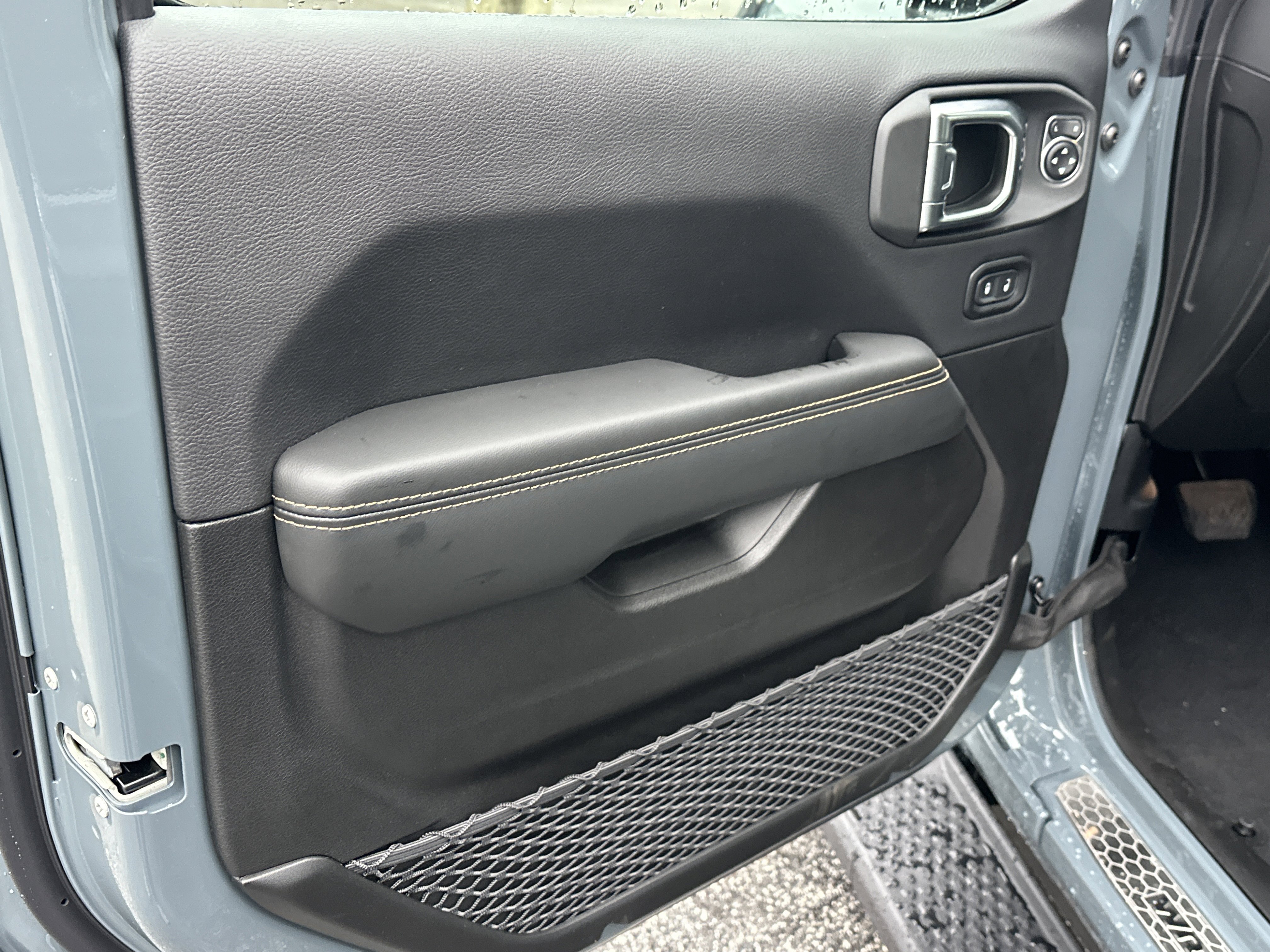 New 2026 Anvil Clear-Coat Exterior Paint Jeep Sahara image 11