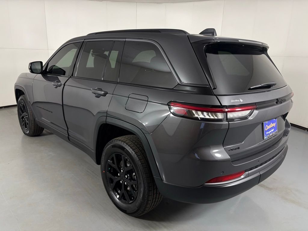 New 2026 Baltic Gray Metallic Clear-Coat Exterior Paint Jeep Altitude image 6