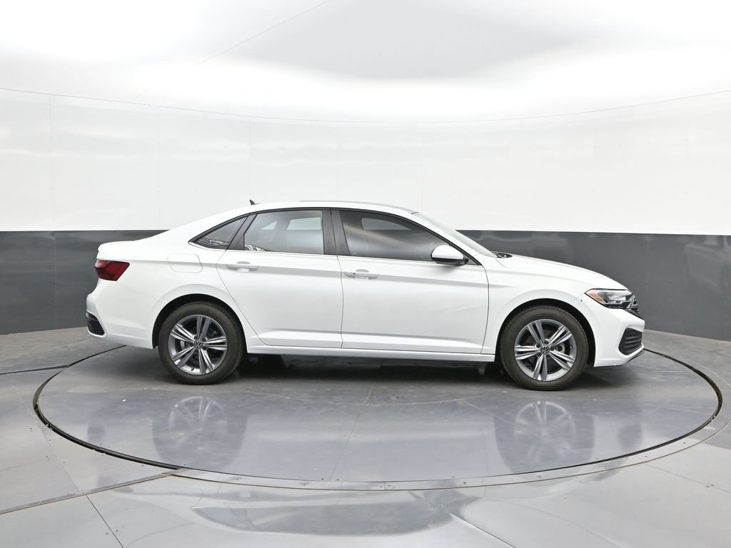 Used 2024 White Volkswagen 1.5T SE image 24
