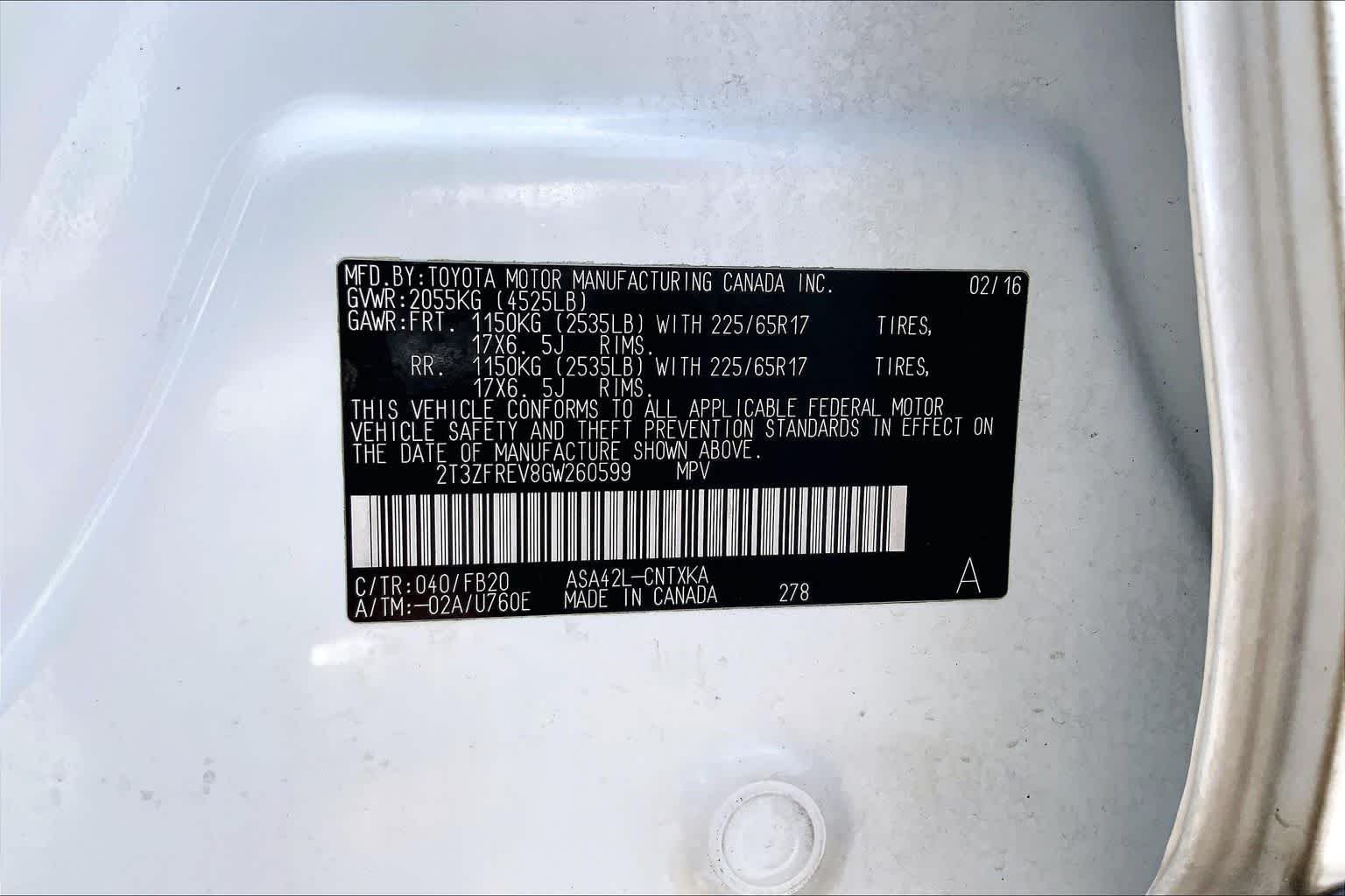 Used 2016 Super White Toyota LE image 36