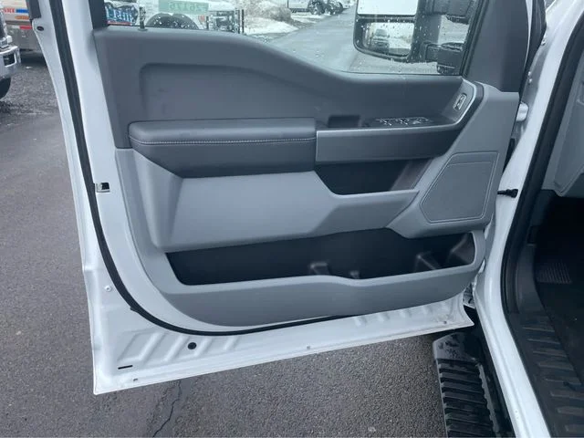 New 2026 Oxford White Ford F-350® XL image 13
