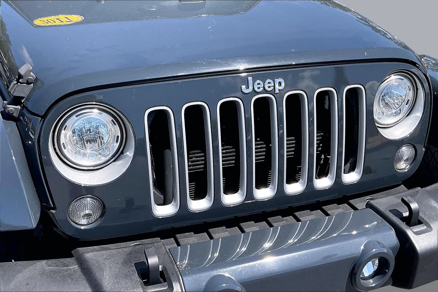 Used 2017 Rhino Clearcoat Jeep Sahara image 29