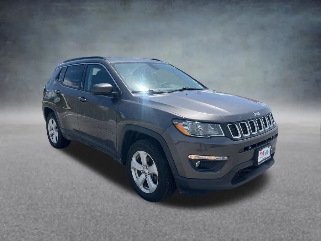 Used 2021 Gray Jeep Latitude image 8