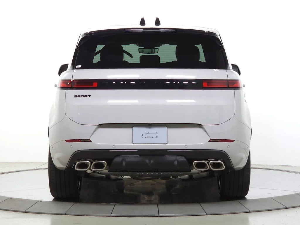 New 2026 Borasco Grey Land Rover Dynamic SE image 5