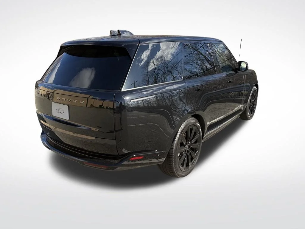 New 2025 Santorini Black Land Rover SE image 8