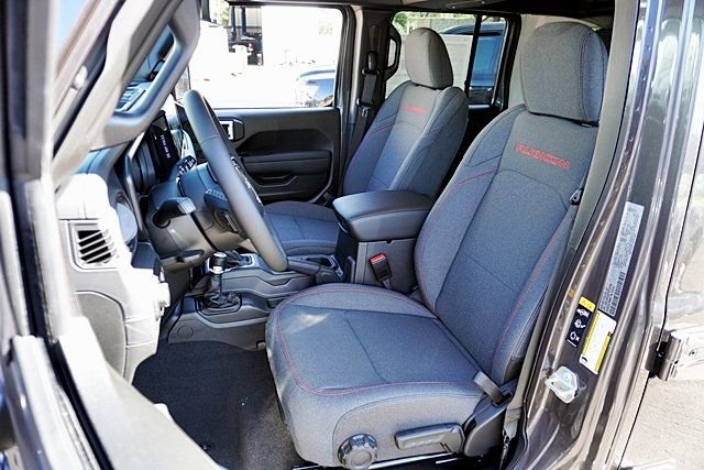 New 2026 Granite Crystal Metallic Clear-Coat Exterior Paint Jeep Rubicon image 19