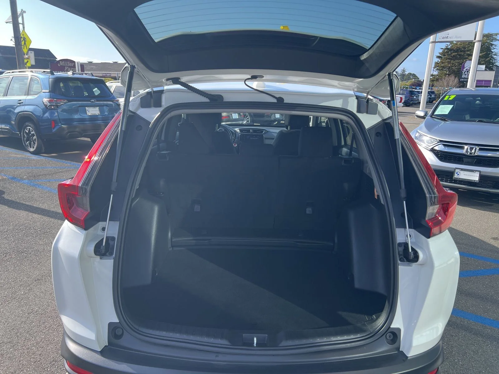 Used 2022  Honda EX image 7