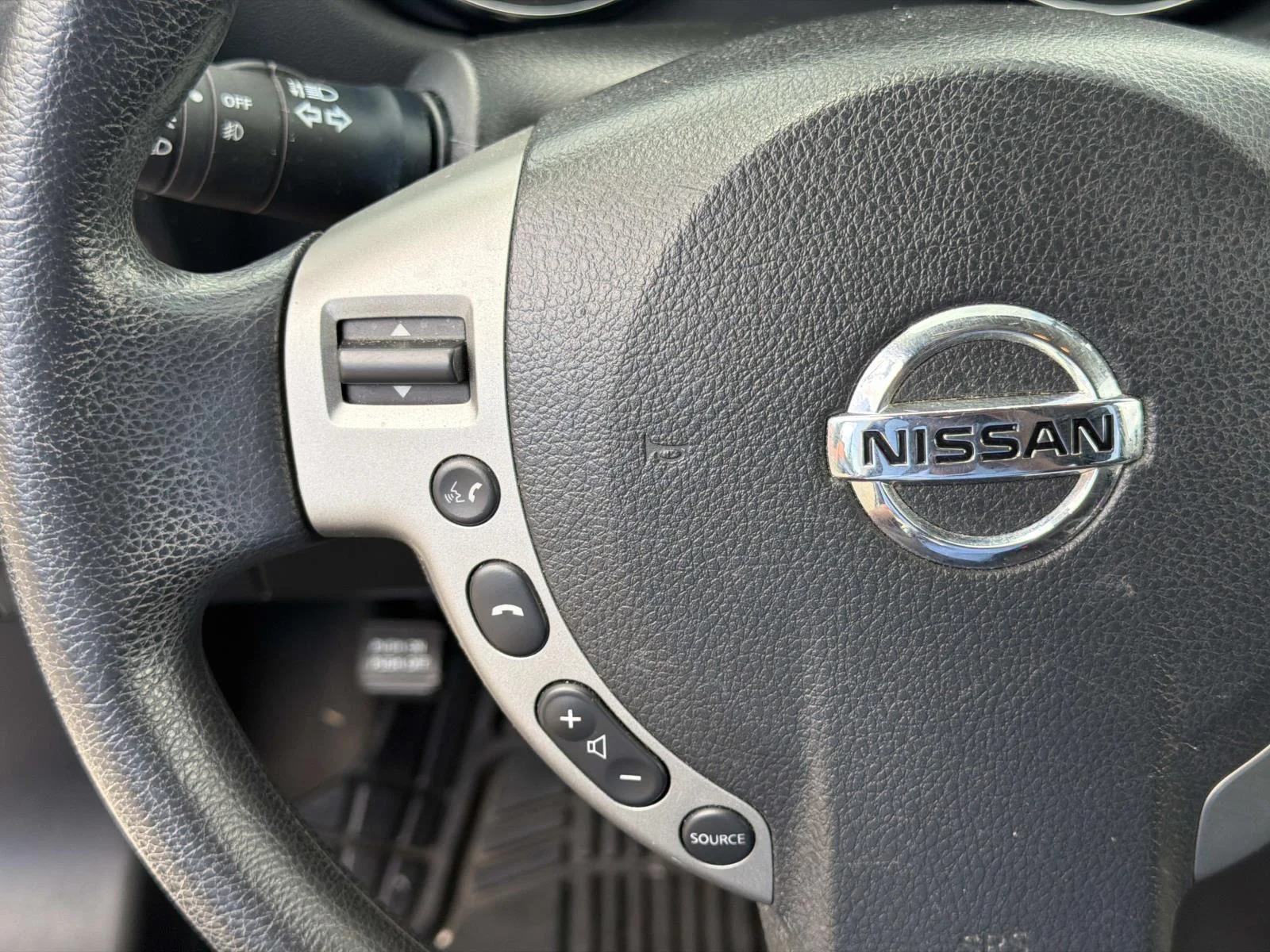 Used 2013 Blue Nissan FWD 4dr S image 22
