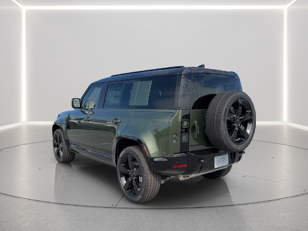 New 2026 Woolstone Green Land Rover X-Dynamic SE image 14