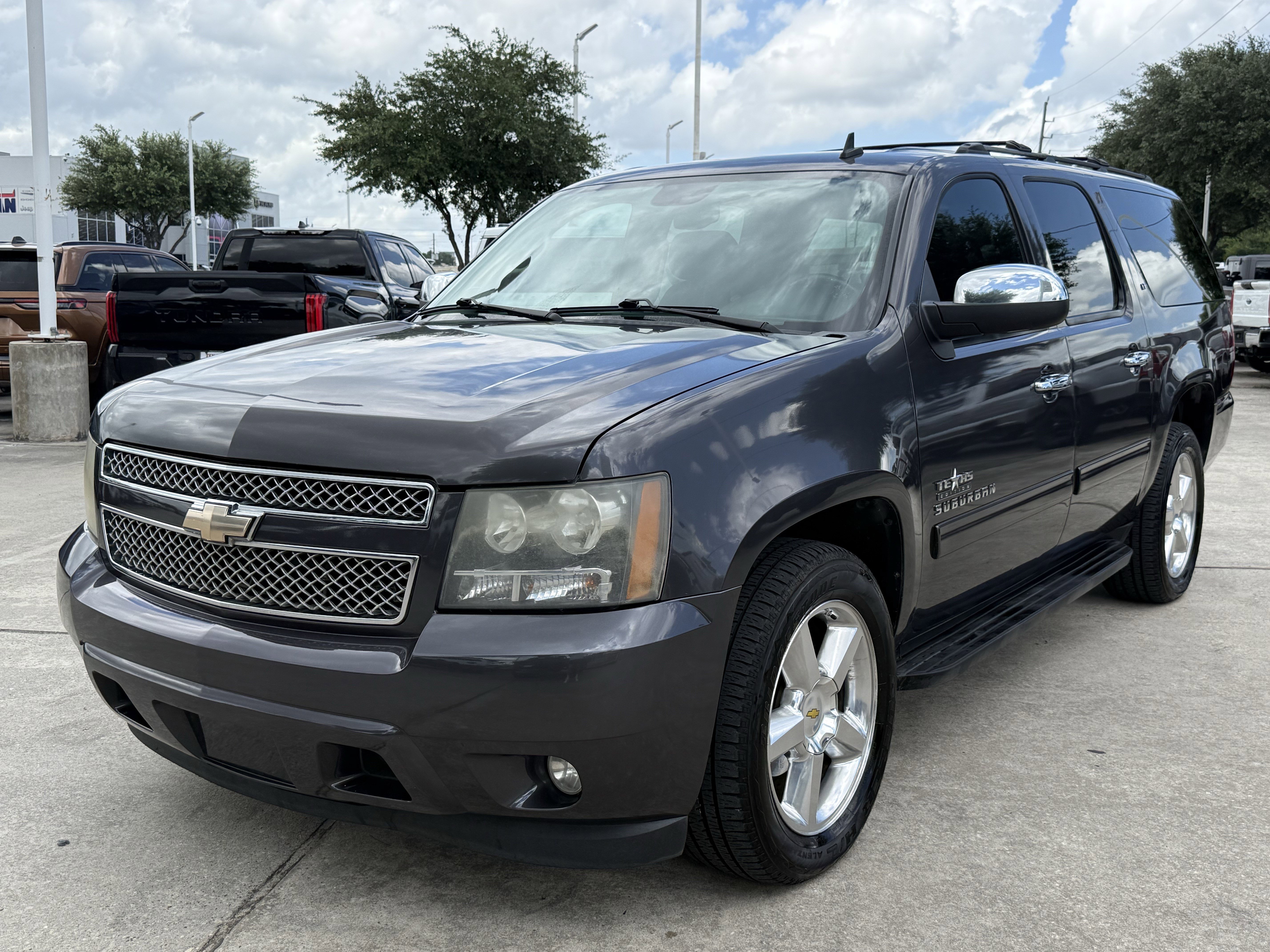 Used 2010 Taupe Gray Metallic Chevrolet LT image 8