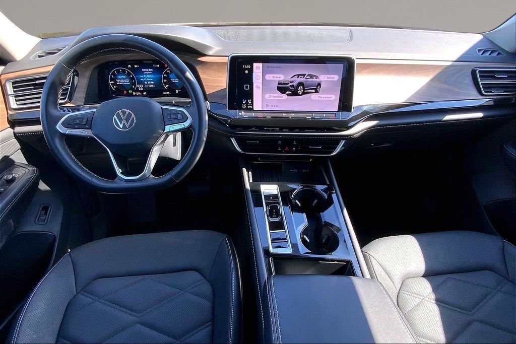 Used 2025 Silver Volkswagen 2.0T SE w/Technology image 16