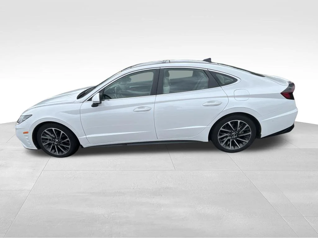 Used 2022 Gray Hyundai Limited image 3