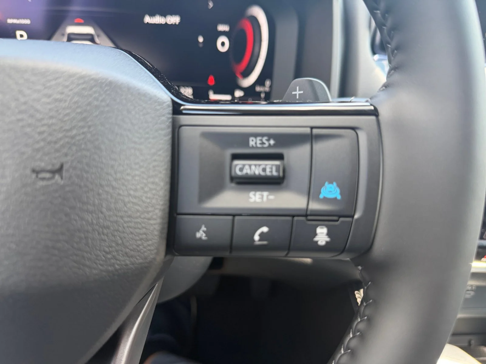 New 2026 Everest White Pearl/Super Black Nissan Platinum image 12