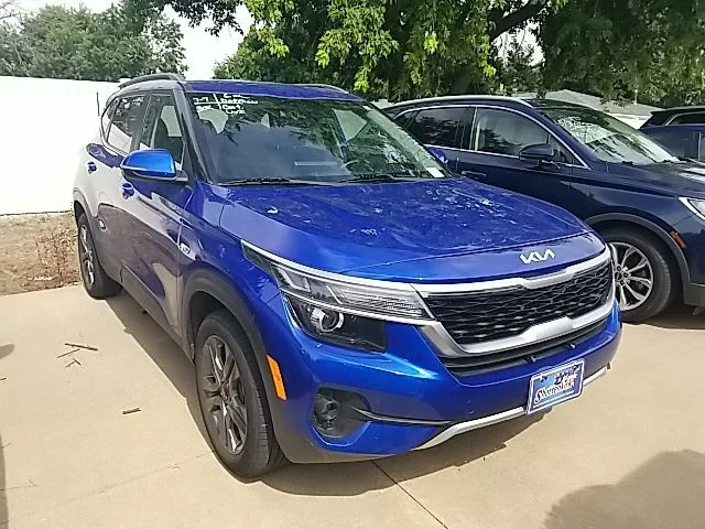 Used 2022 Blue Kia S image 2
