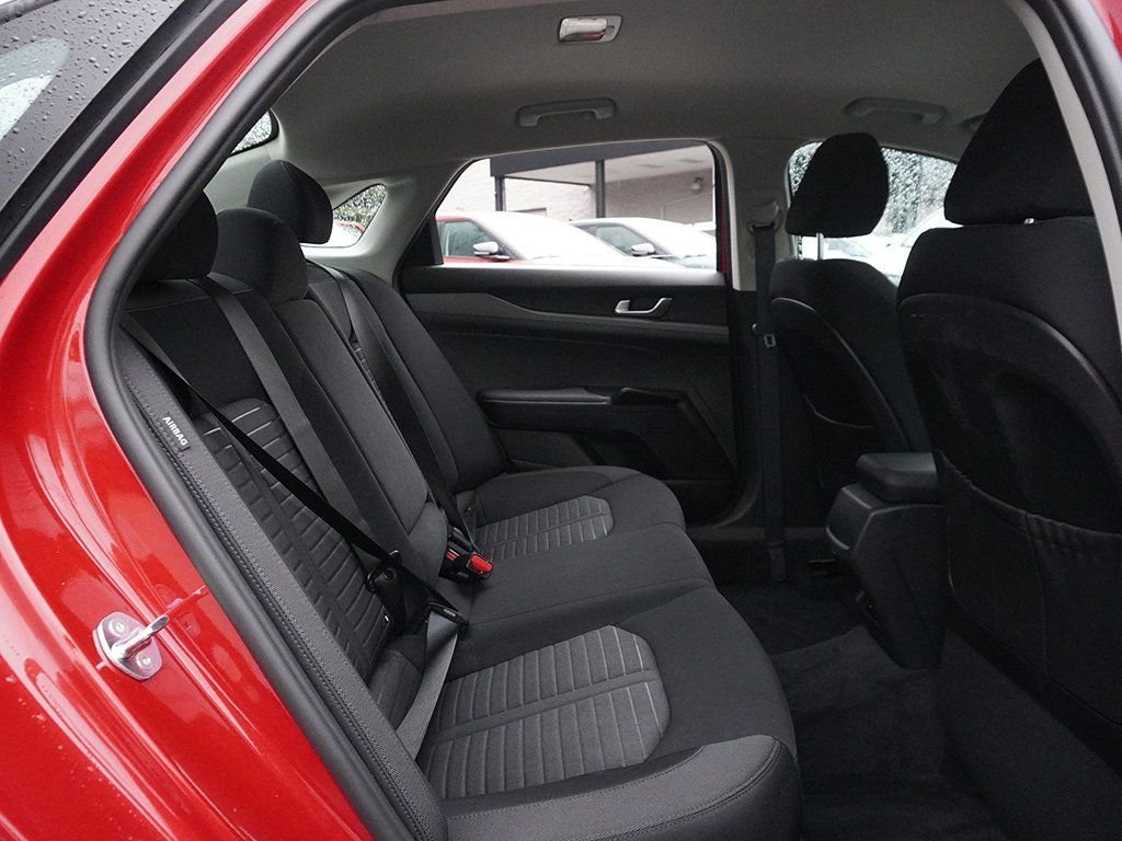 Used 2025 Red Kia LXS image 32
