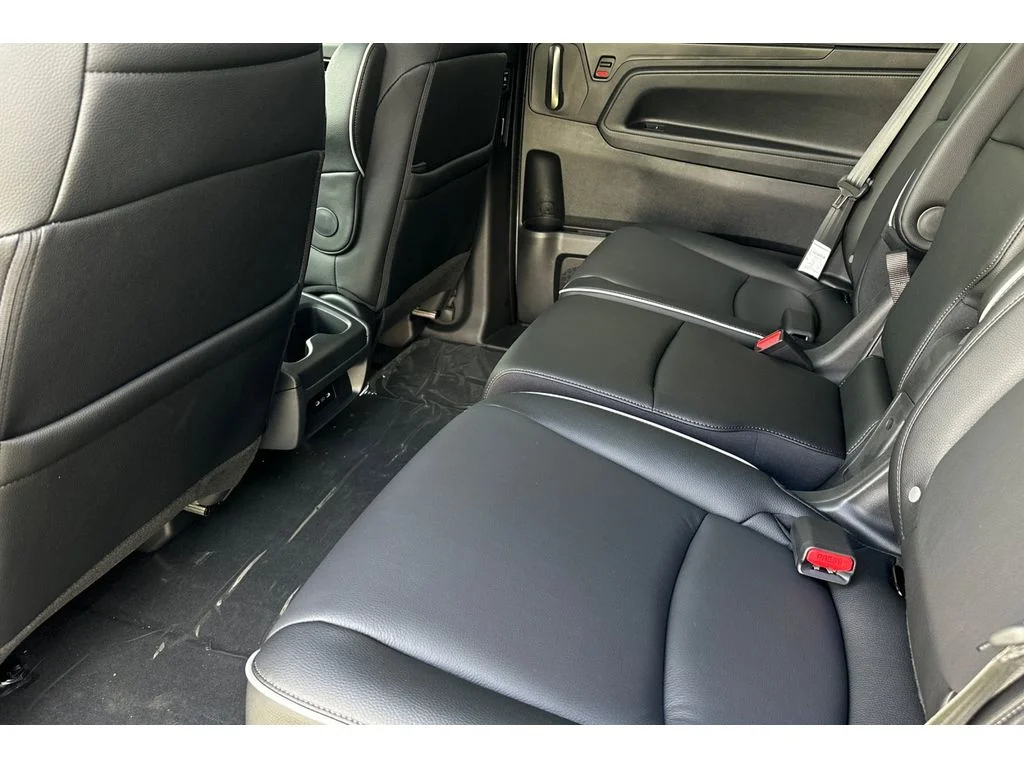 New 2026 Platinum White Pearl Honda Touring image 14