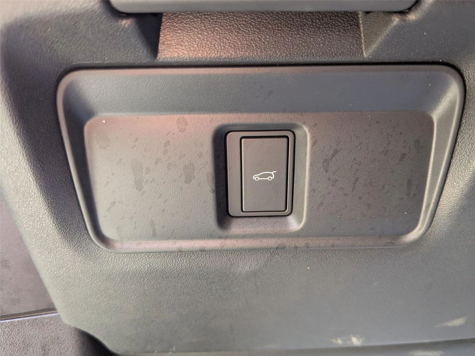 Used 2025 Fuji White Land Rover Dynamic SE image 14