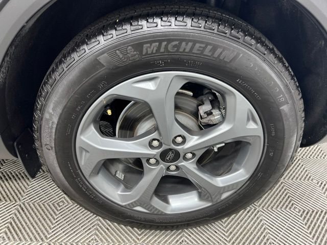 Used 2025 Gray Ford ST-Line image 10