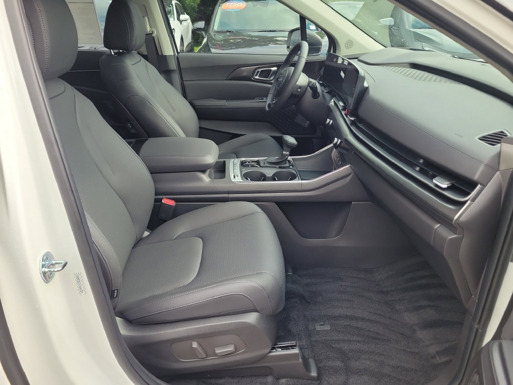 New 2026 Snow White Pearl Kia SX Prestige image 7