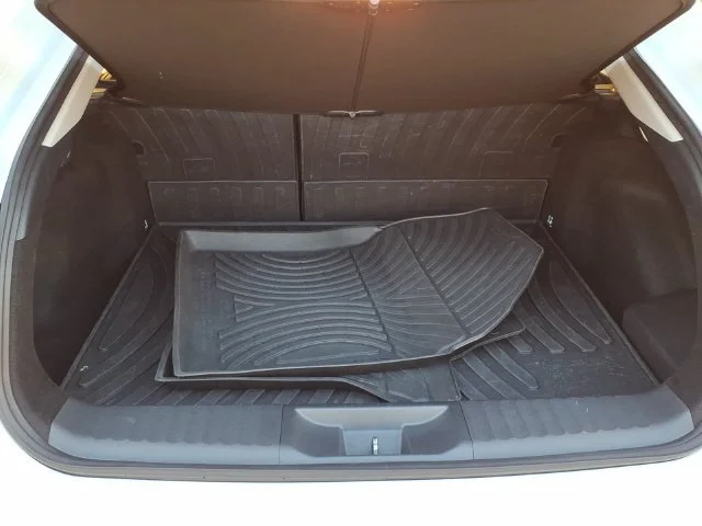 Used 2025 Off-white Toyota XSE image 6