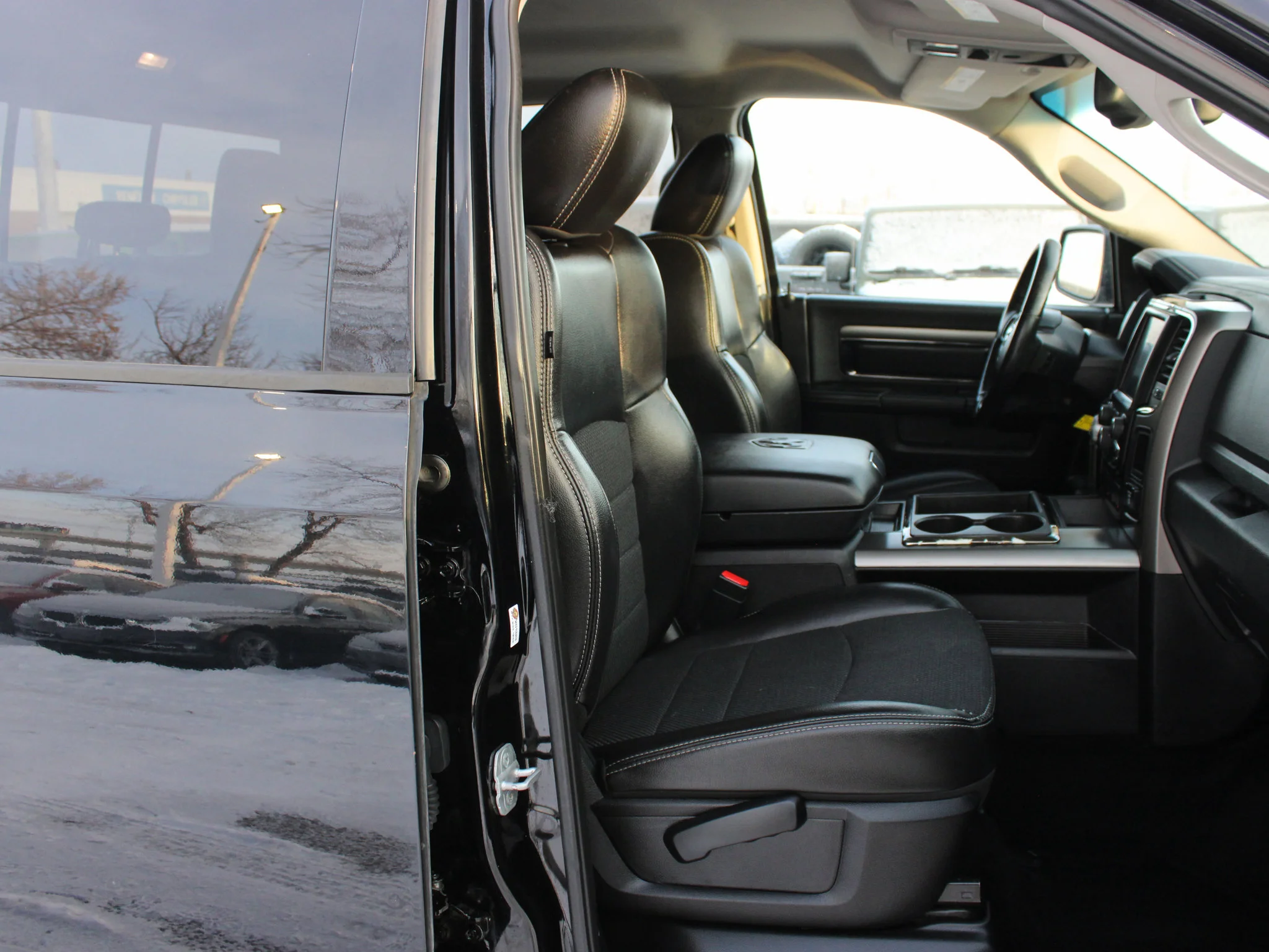 Used 2014 Black RAM Sport * One Owner | HEMI V8 | Heated Seats | Remote Start | Alpine | Mechanic Special image 16