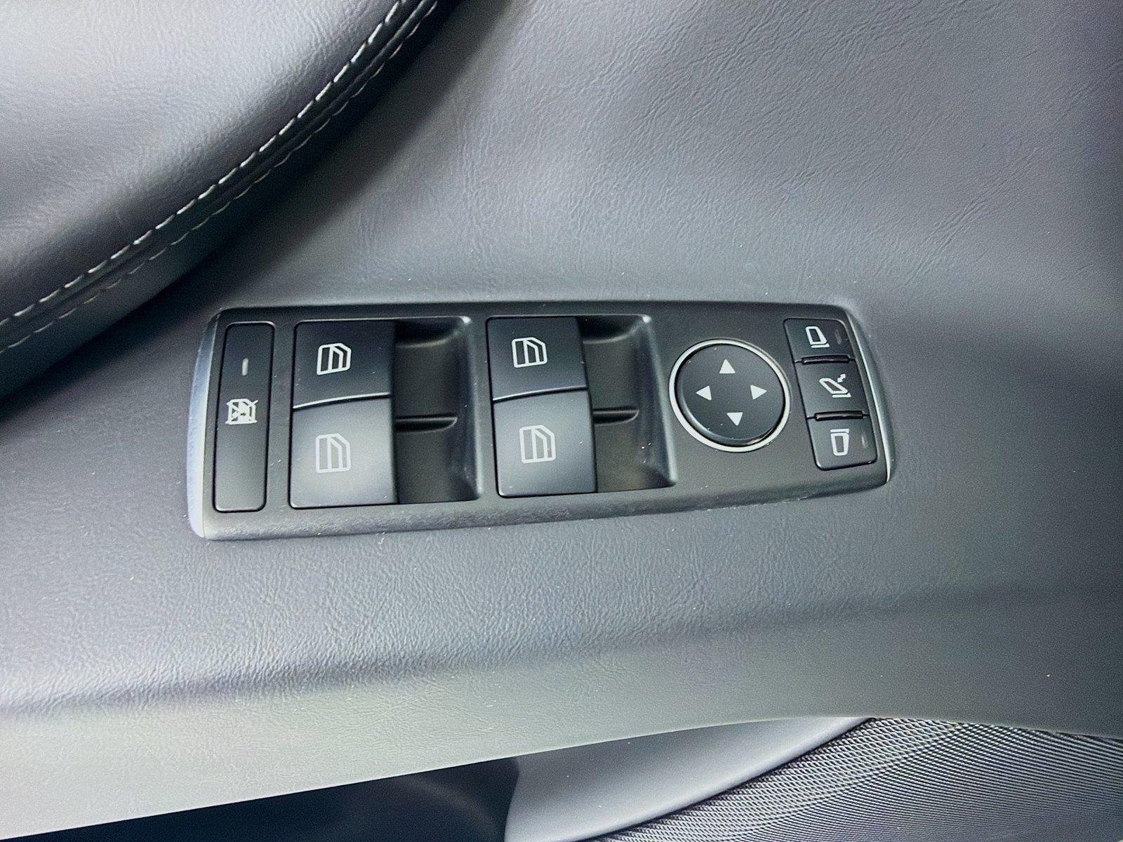 Used 2018  Tesla 100D image 7