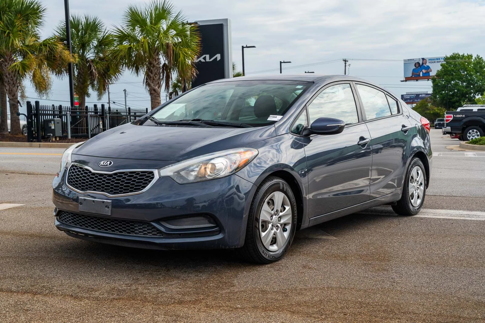 Used 2015  Kia LX image 2