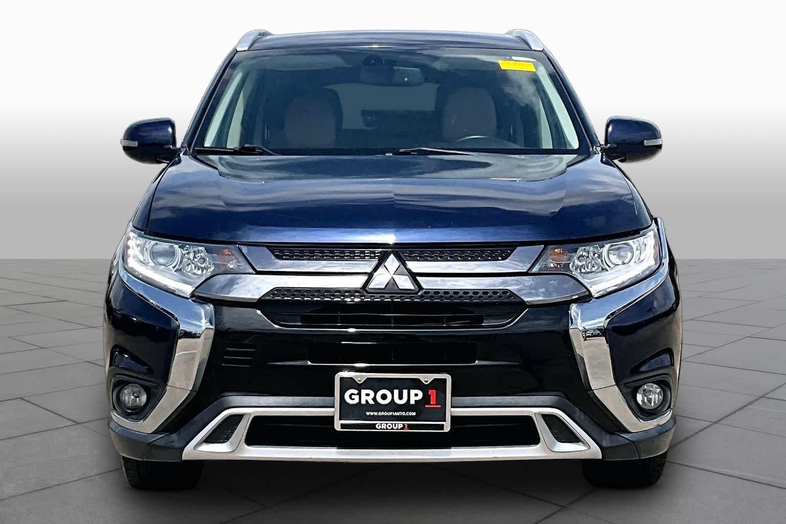 Used 2019 Cosmic Blue Metallic Mitsubishi SEL image 4