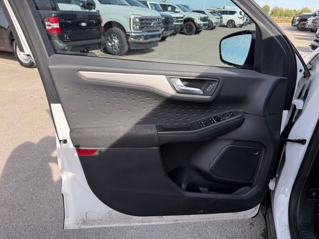 Used 2020 White Ford SE image 6