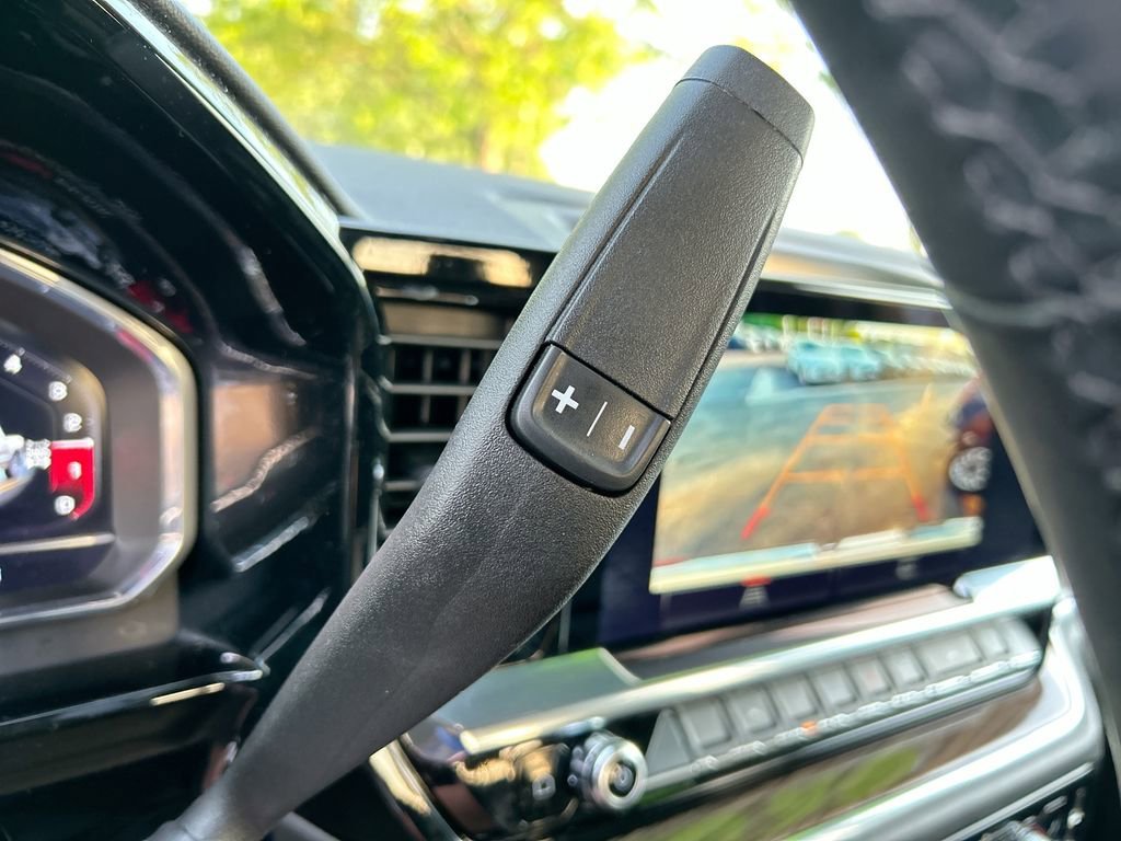 Used 2025 Summit White GMC Elevation image 19