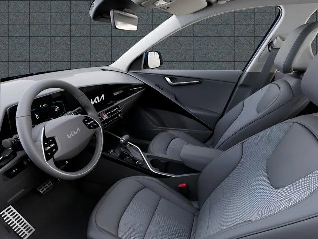2025 Kia Niro EX Touring - Photo 17