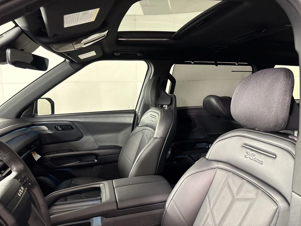 New 2027 Wolf Gray Kia X-LINE SX image 33