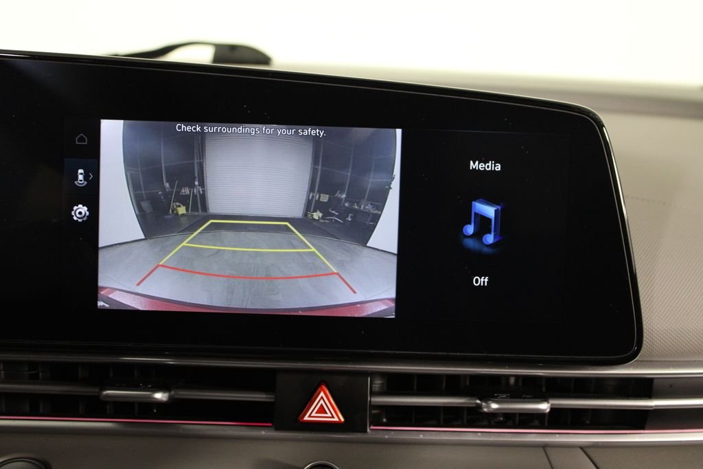 Certified Used 2024 Red Hyundai Blue image 29
