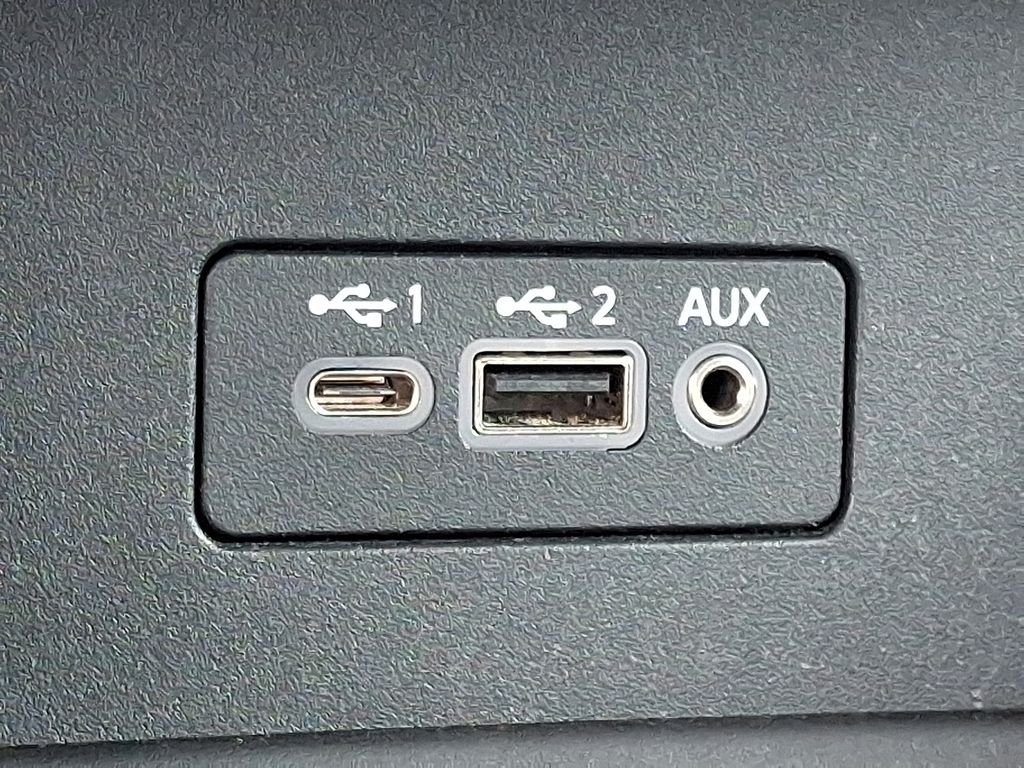Used 2023  Nissan SV image 23
