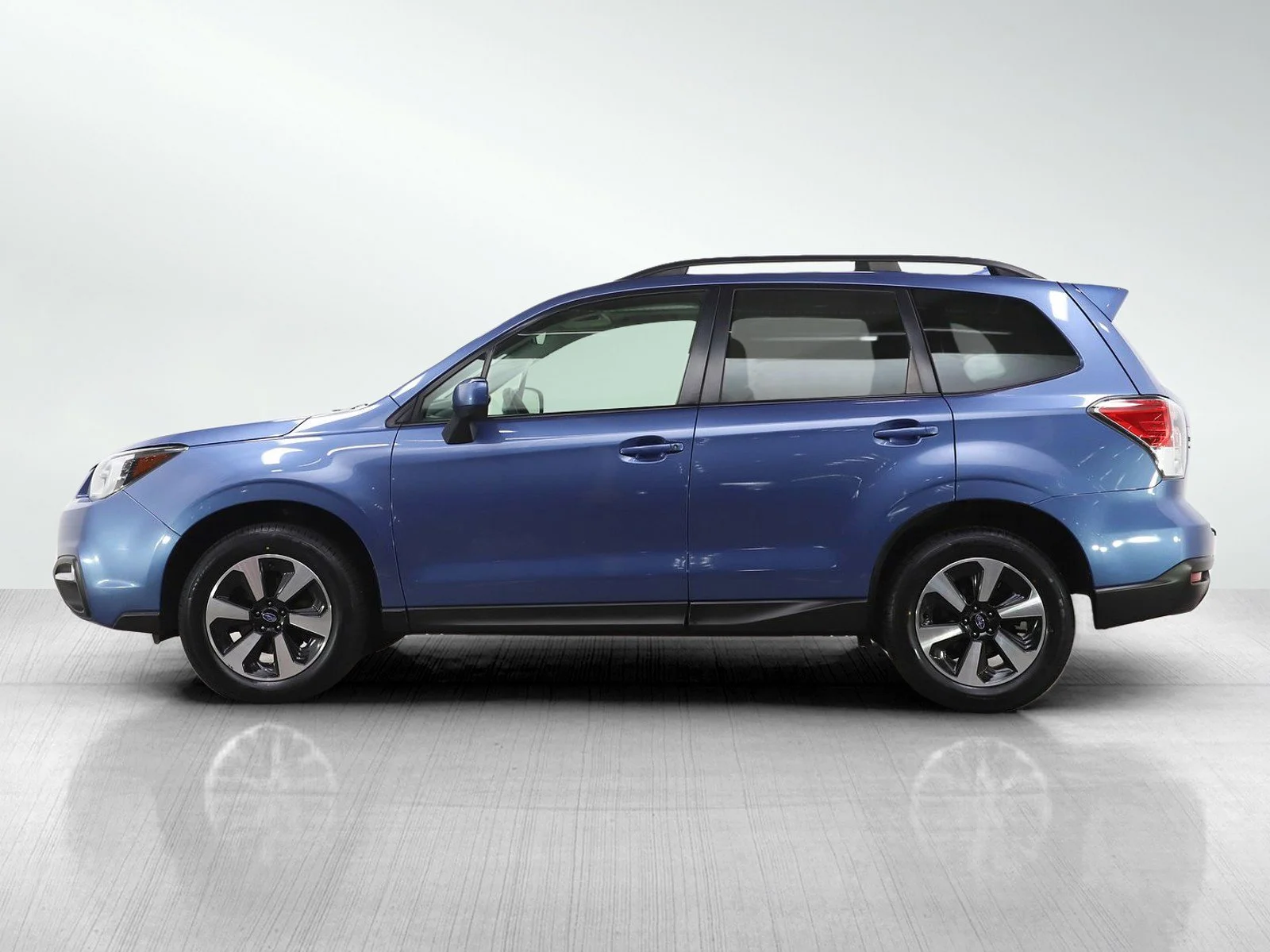 Used 2018 Subaru Forester Premium with VIN JF2SJAEC8JH559380 for sale in South Saint Paul, Minnesota