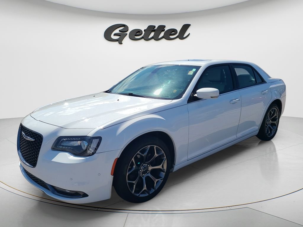 2018 Chrysler 300 S's photo
