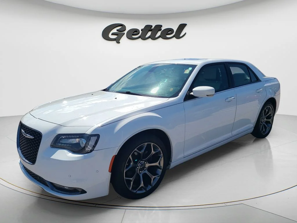 2018 Chrysler 300 S's photo