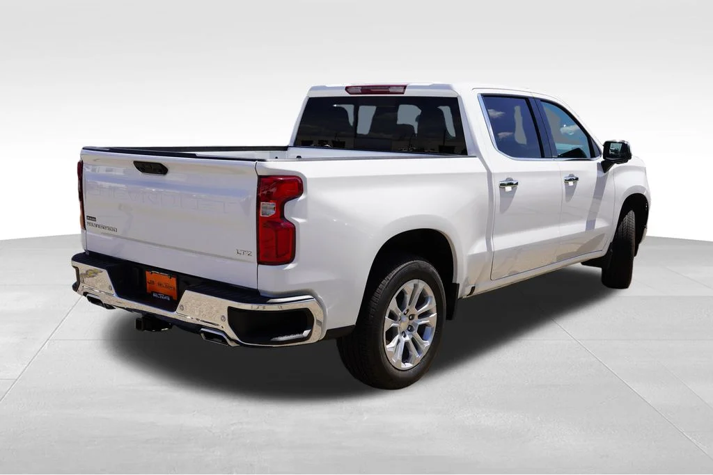Used 2024 Summit White Chevrolet LTZ image 5