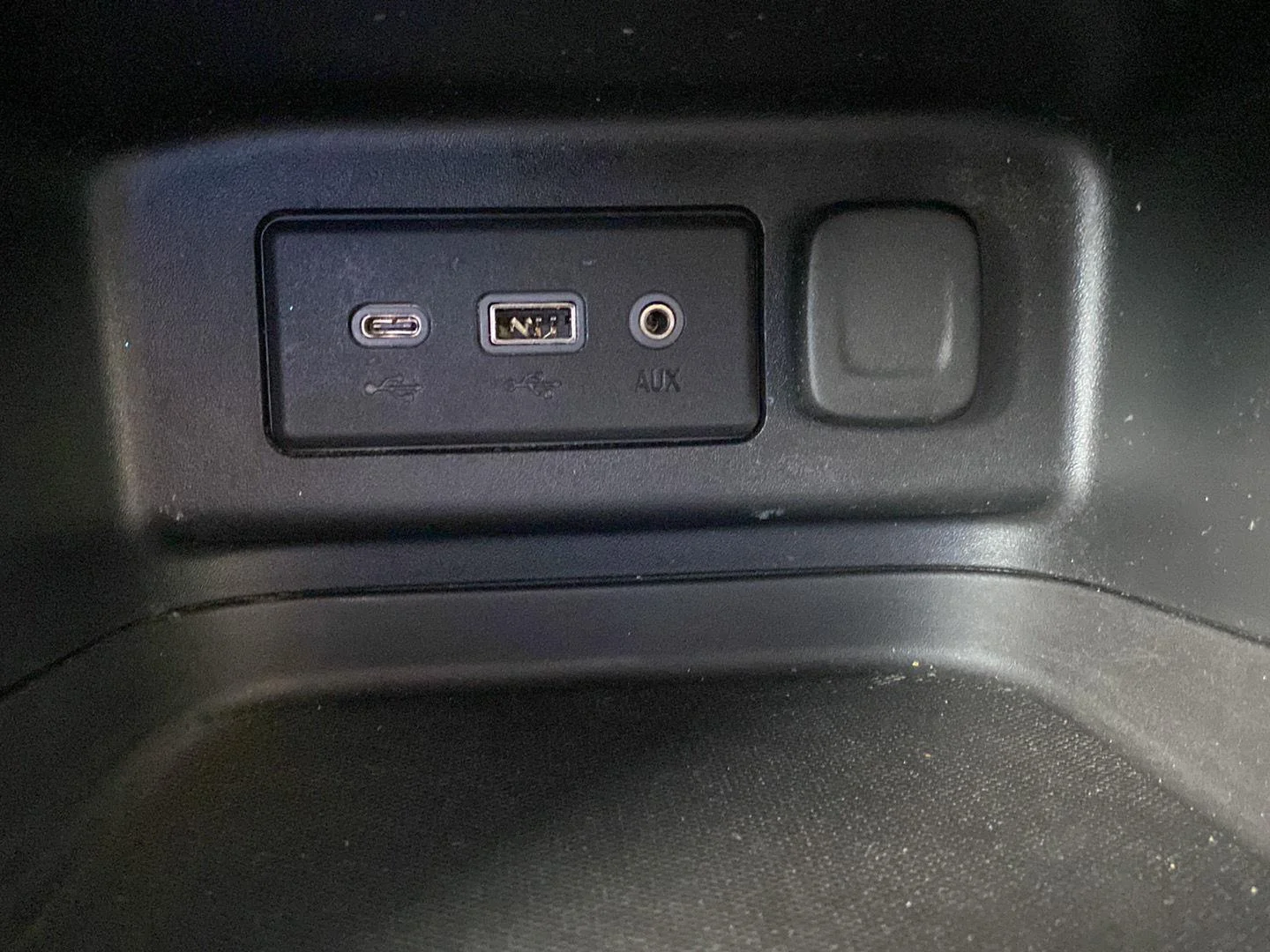 Used 2022 Iridescent Pearl Tricoat Chevrolet LT image 32