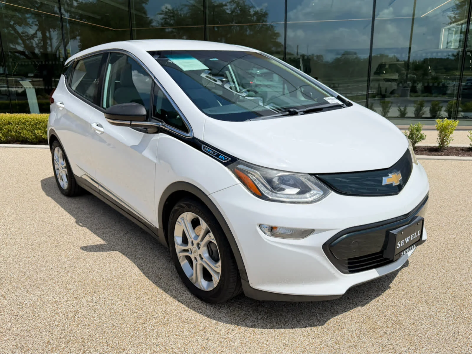 Used 2017 Summit White Chevrolet LT image 3