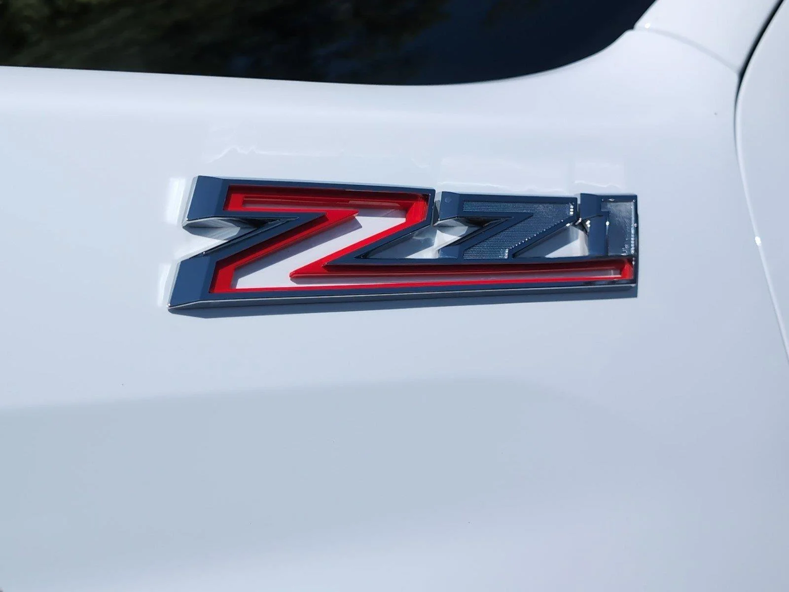 Used 2024 Summit White Chevrolet LTZ image 11