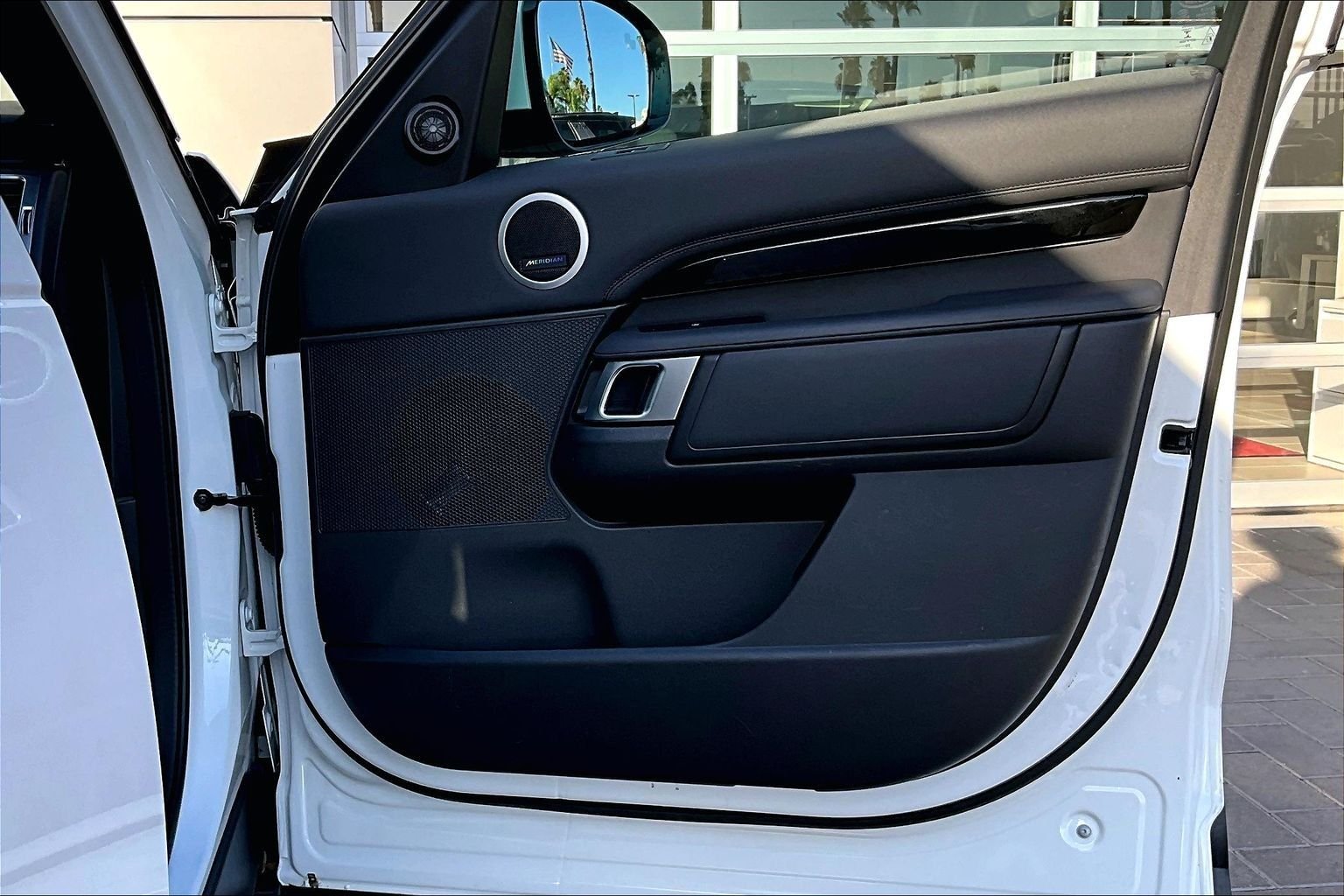 Used 2021 White Land Rover S image 22