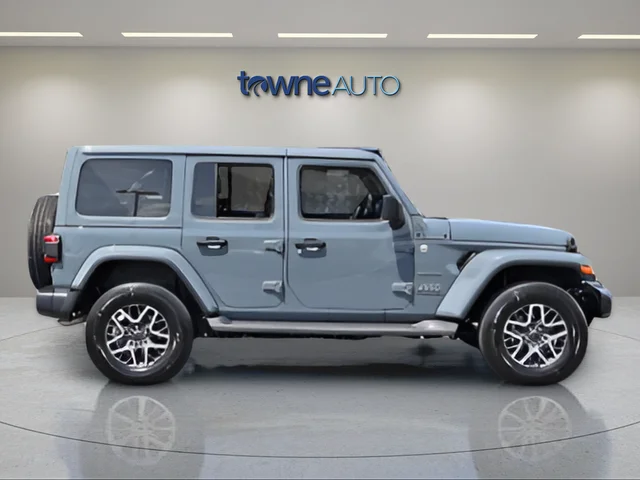 Used 2024 Gray Jeep Sahara image 8