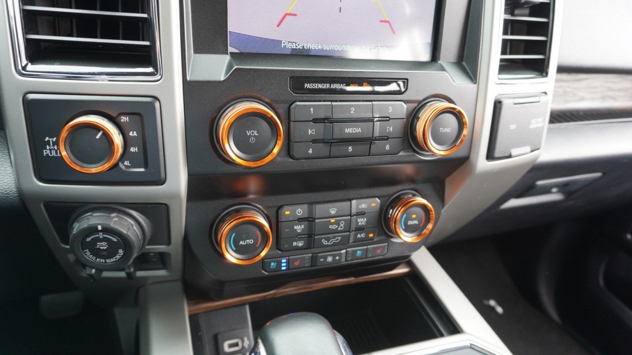 Used 2019 Gray Ford LARIAT image 20