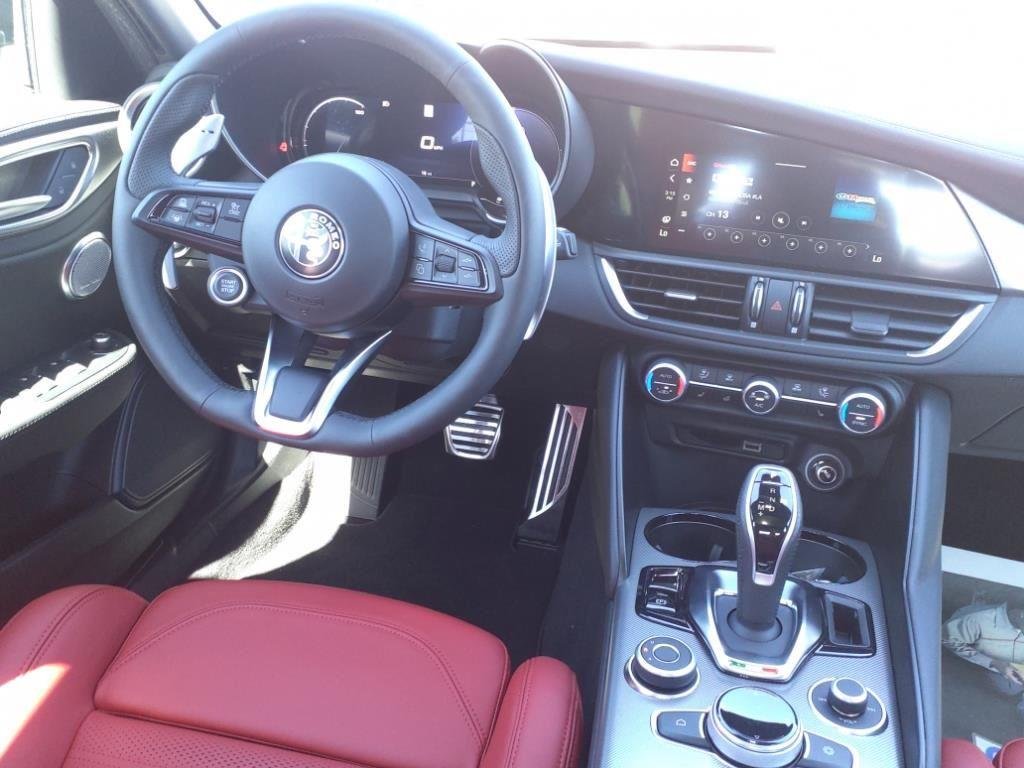 2025 Alfa Romeo Giulia Base - Photo 24