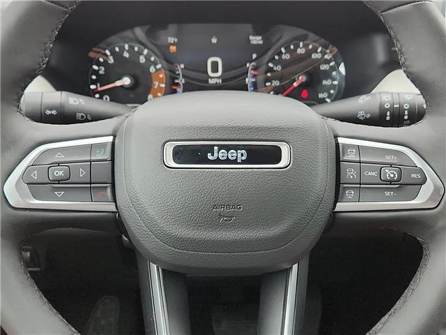 Used 2025 Blue Jeep Limited 4x4 image 19