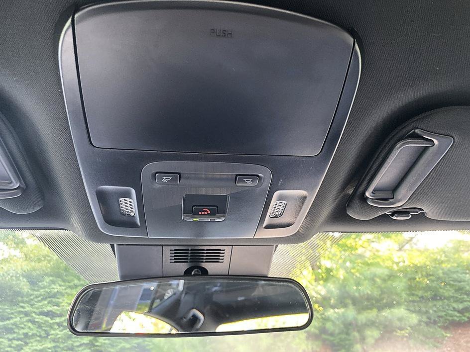 Used 2025 Ice Cap Toyota SE image 23
