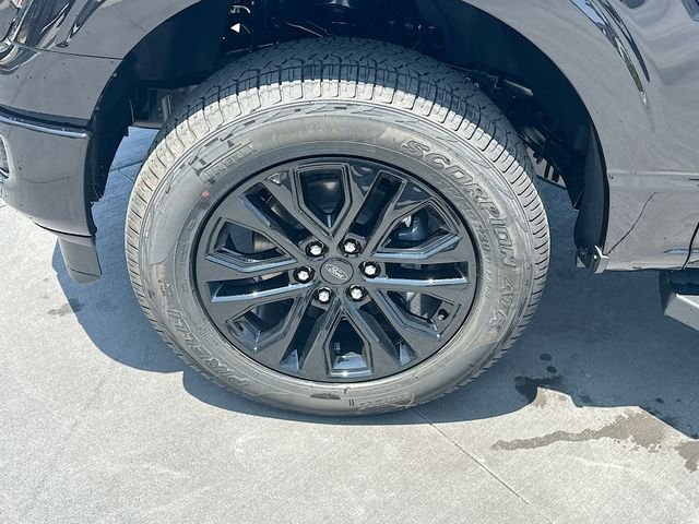 New 2026 Agate Black Metallic Ford XLT image 3